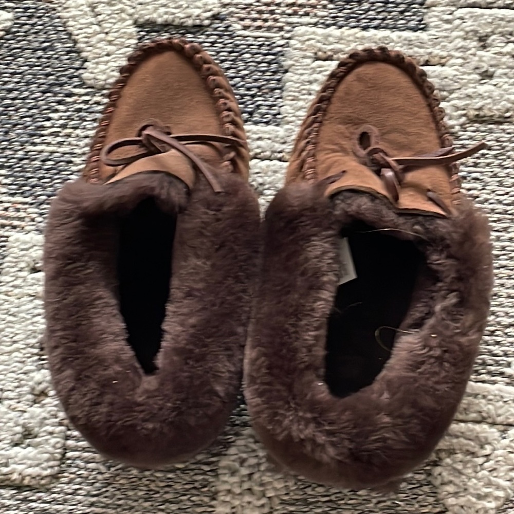 NEW L.L.Bean Wicked Good Suede Shearling Moccasin Slipper Furry Chocolate Brown
